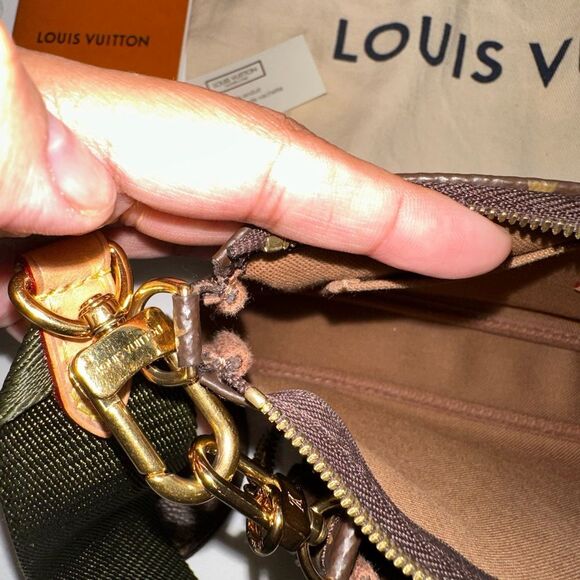 Louis Vuitton Multi Pochette Accessories - Picture 8 of 13